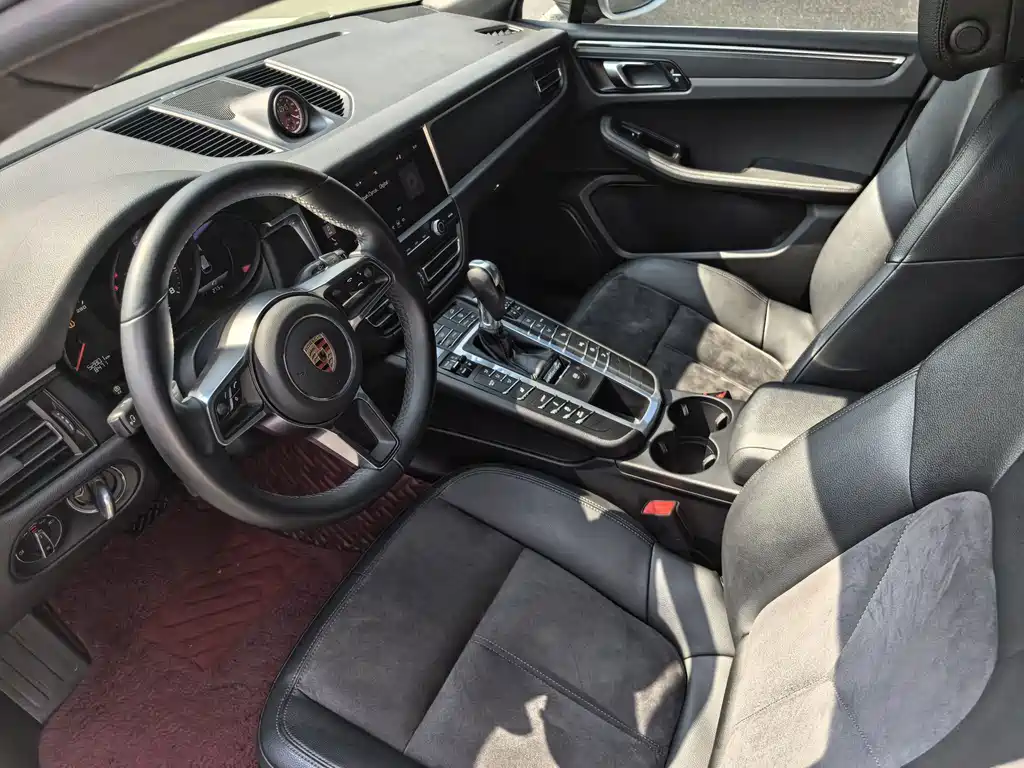 Porsche Macan — миниатюра 5
