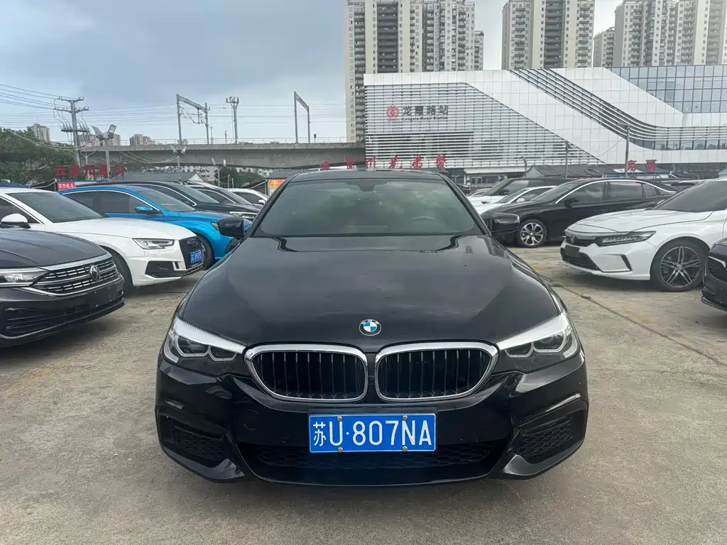 BMW 5 Series - фото 3