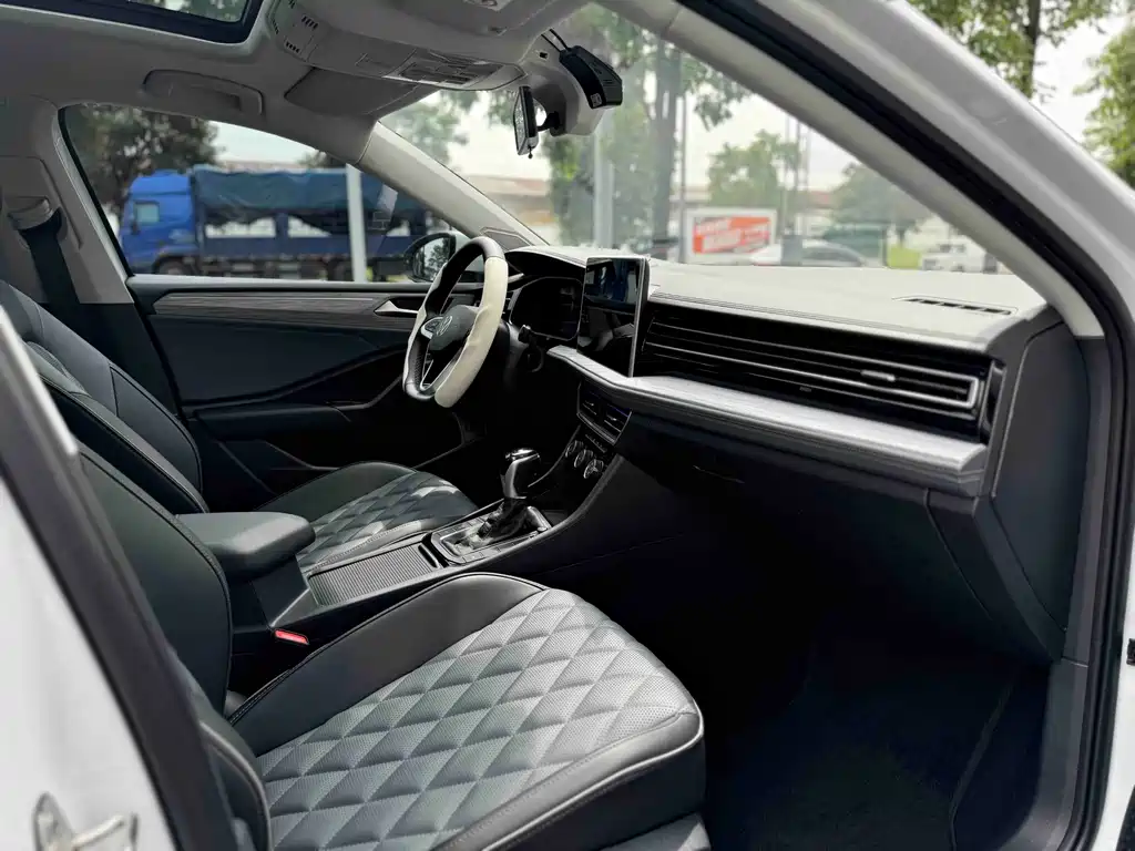 Volkswagen Sagitar — миниатюра 22