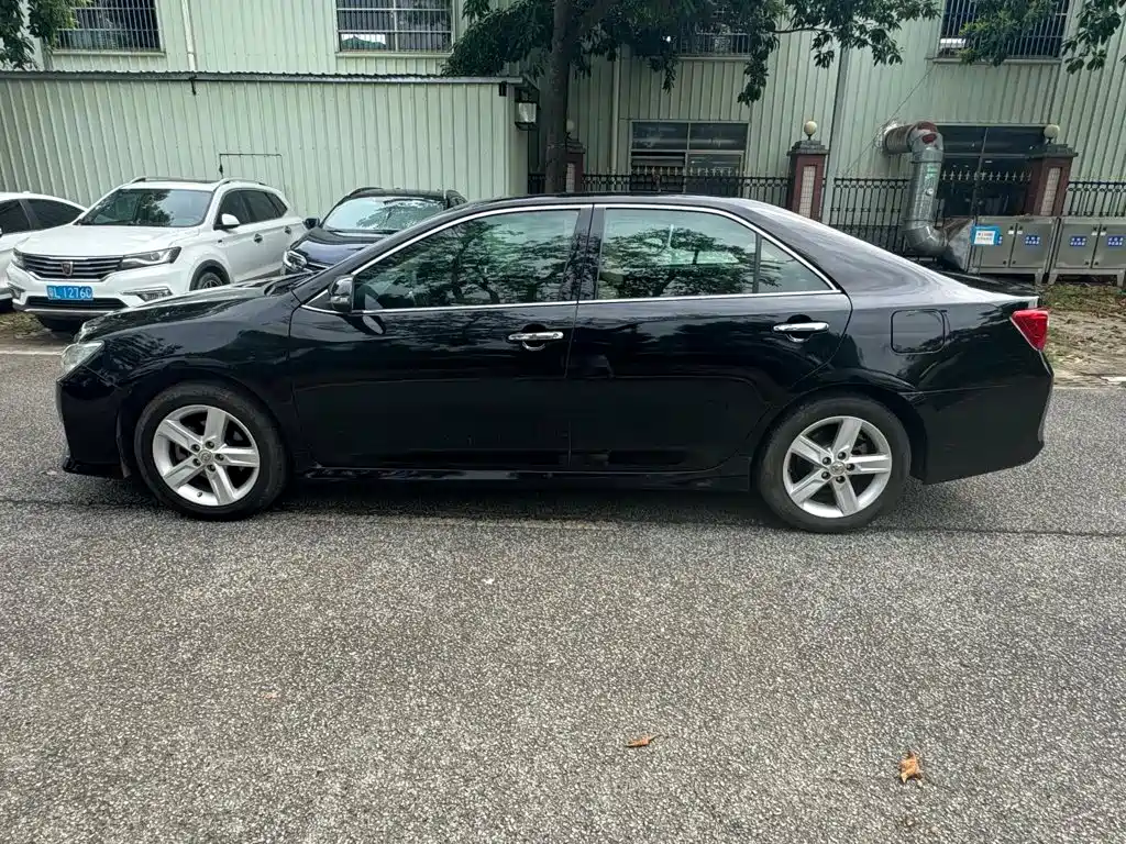Toyota Camry — миниатюра 7
