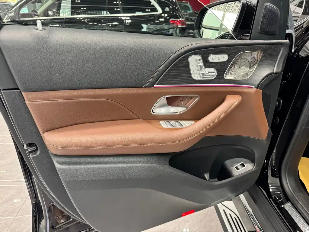 Mercedes-Benz GLS — миниатюра 7
