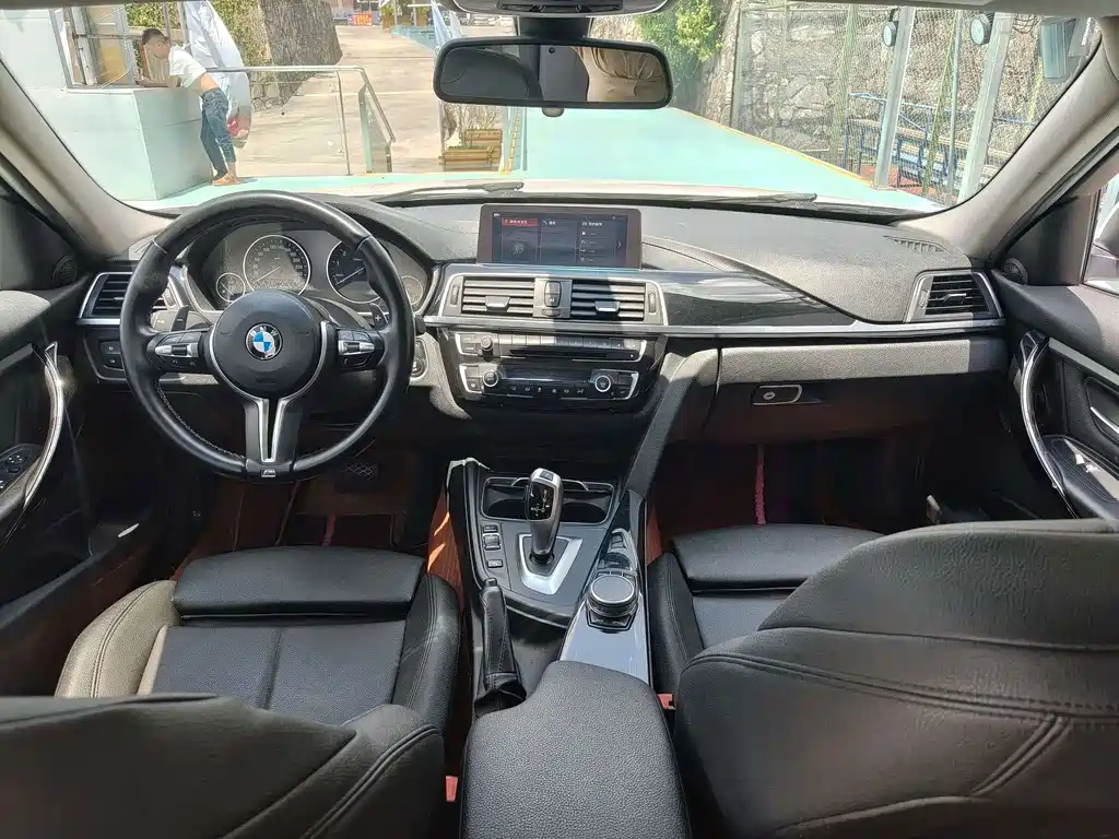 BMW 3 Series — миниатюра 8