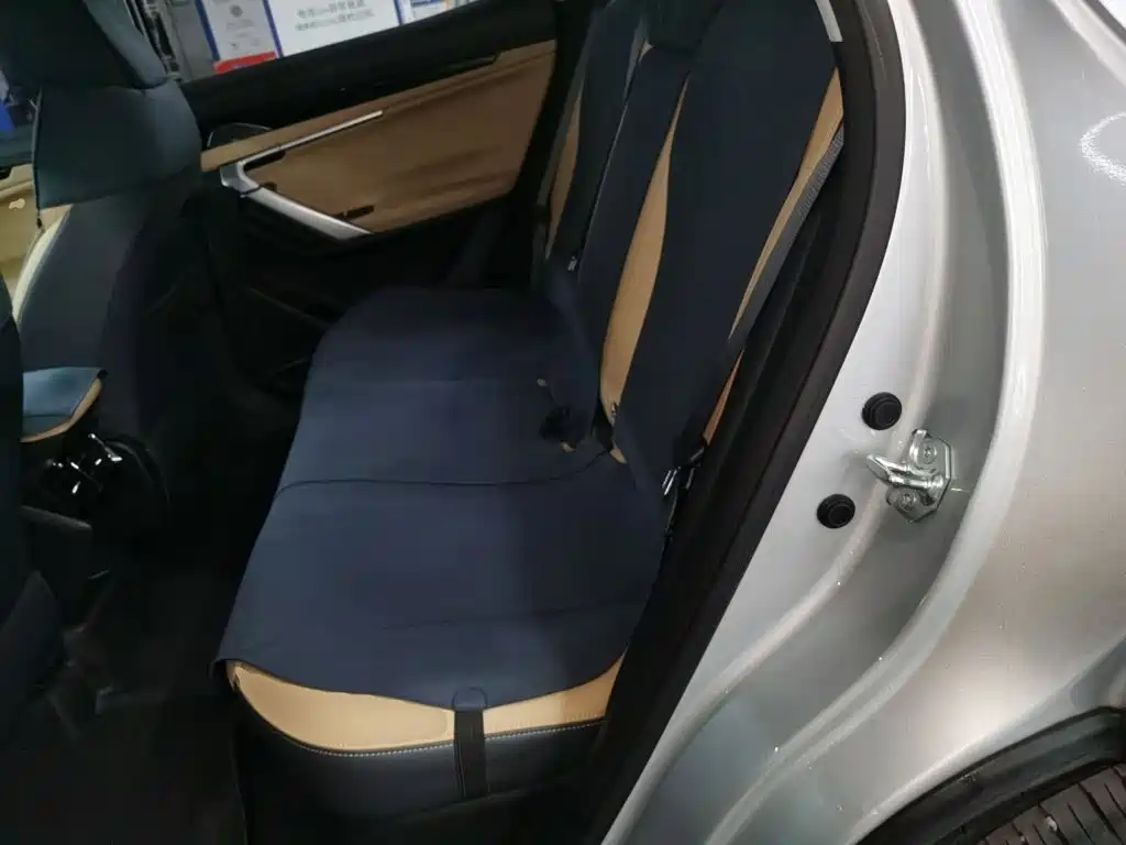 Geely Boyue L — миниатюра 17
