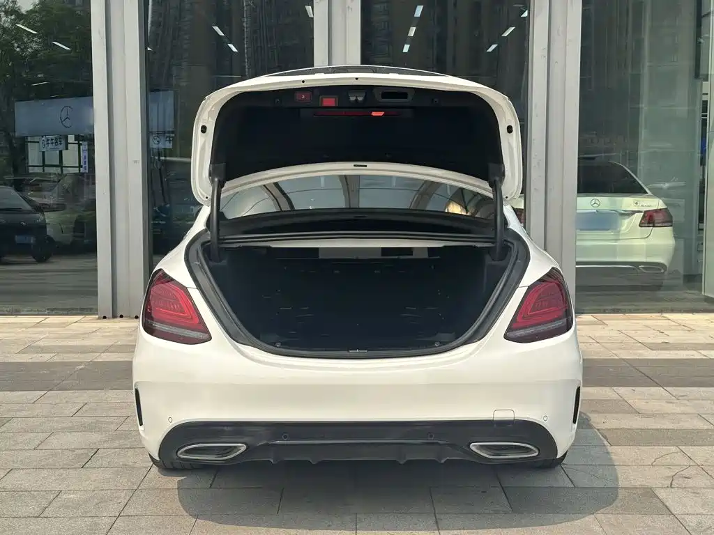 Mercedes-Benz C-Class — миниатюра 15