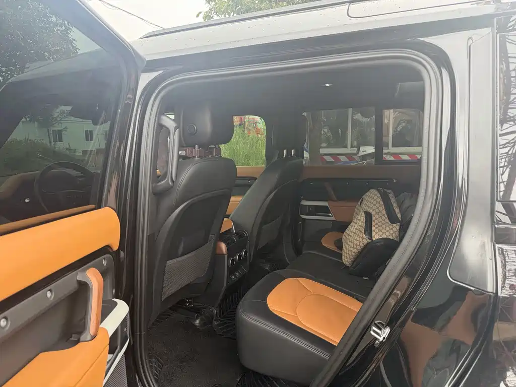 Land Rover Defender — миниатюра 9