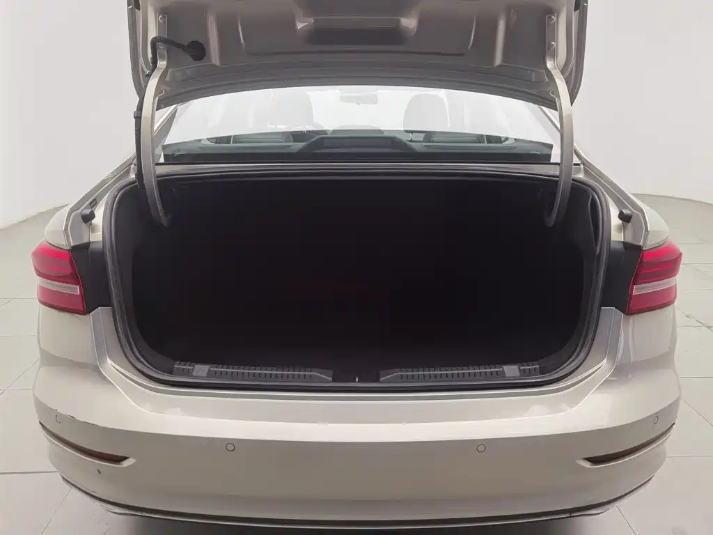 Volkswagen Lavida — миниатюра 16