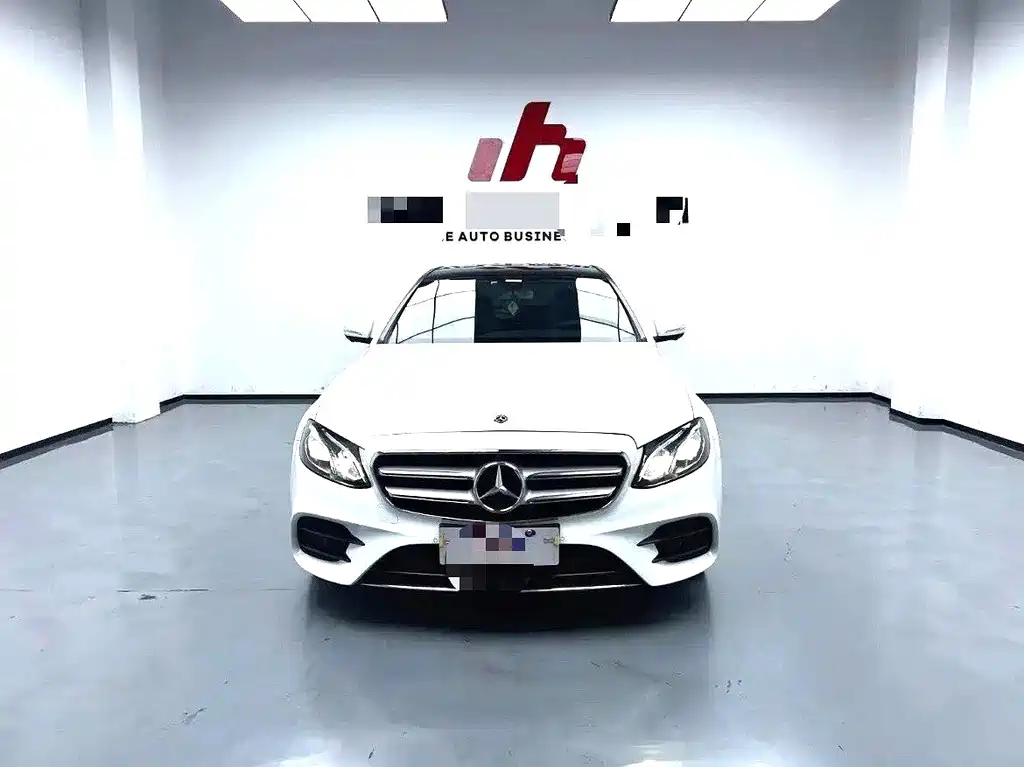 Mercedes-Benz E-Class — миниатюра 2