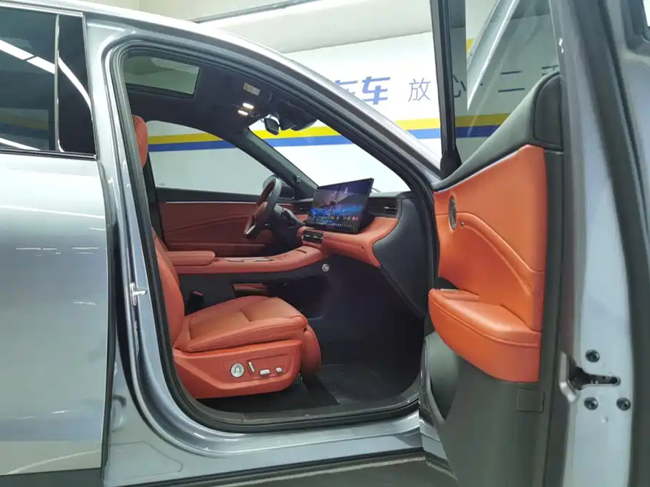 Hongqi Красный флаг HS6 PHEV — миниатюра 8
