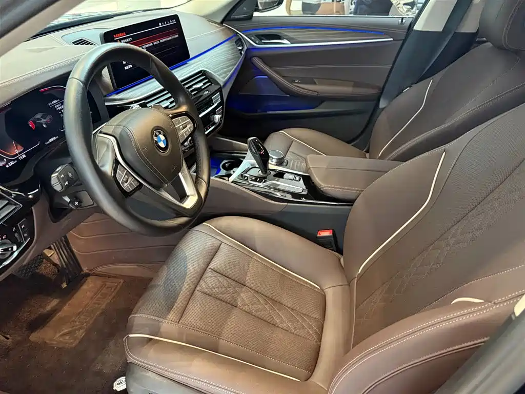 BMW 5 Series — миниатюра 14