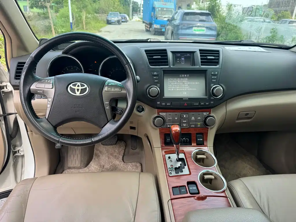 Toyota Highlander — миниатюра 9