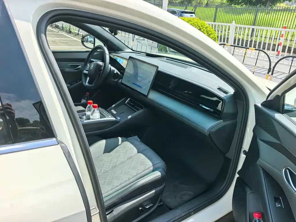 BYD Qin L — миниатюра 8