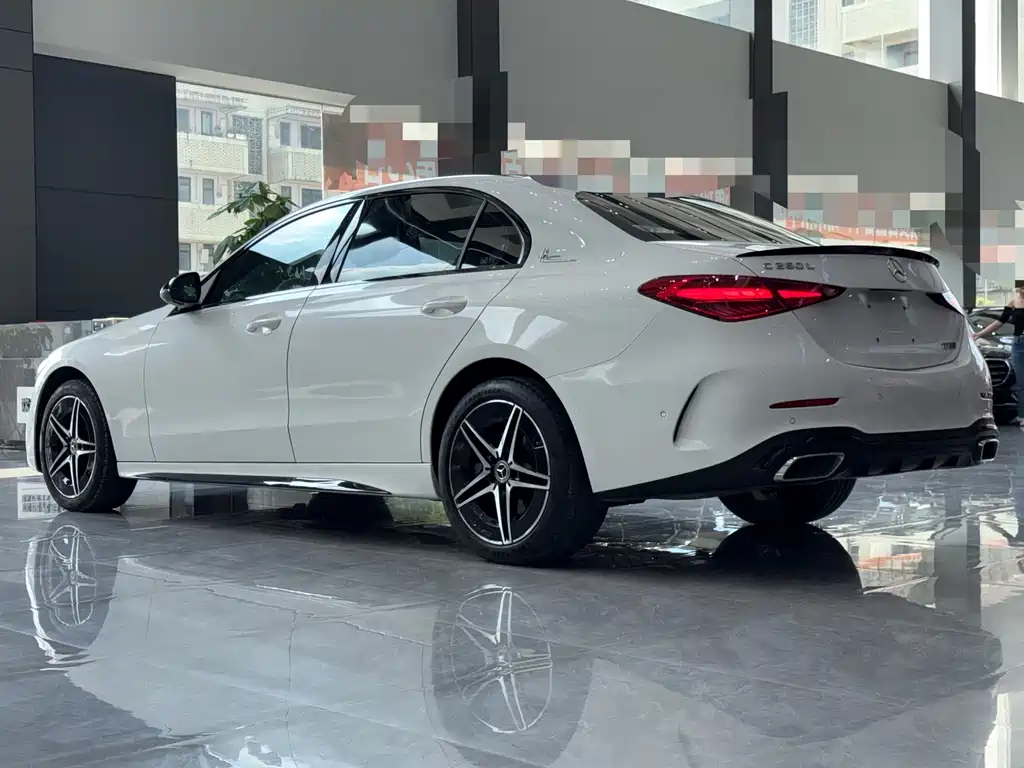 Mercedes-Benz C-Class — миниатюра 7