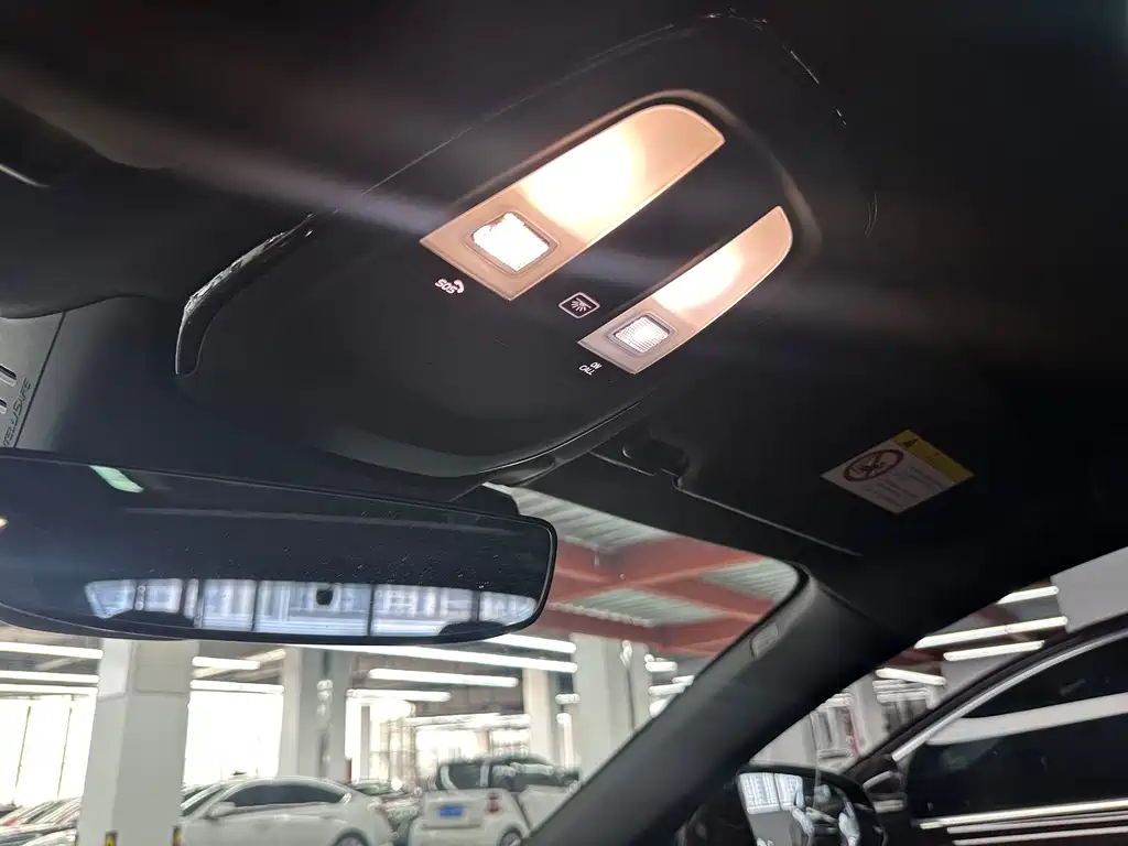 Volvo S90 — миниатюра 10
