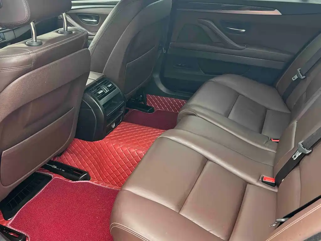 BMW 5 Series — миниатюра 8