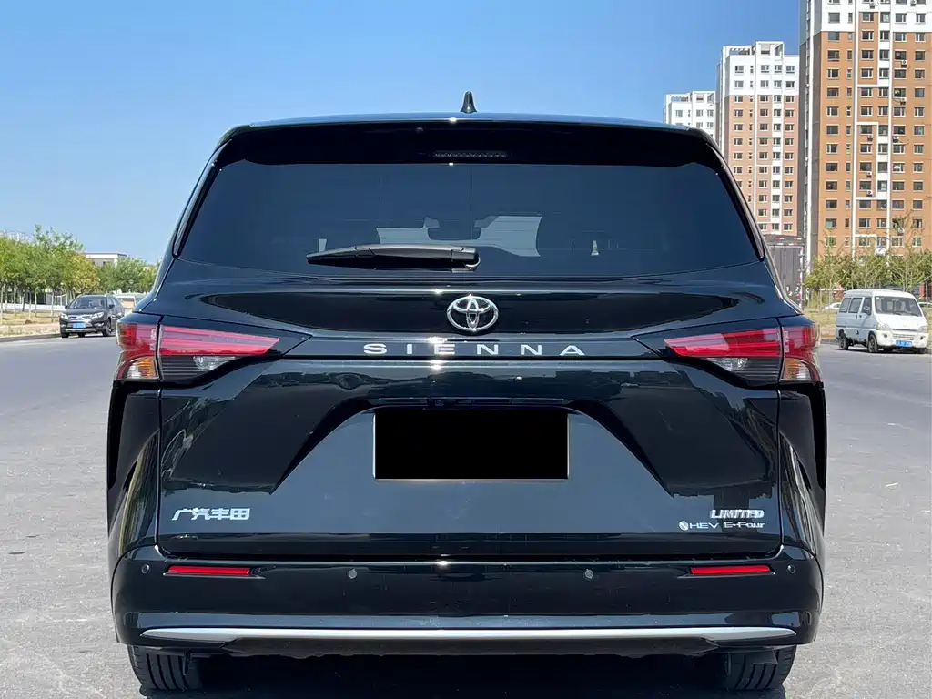 Toyota Sienna — миниатюра 8