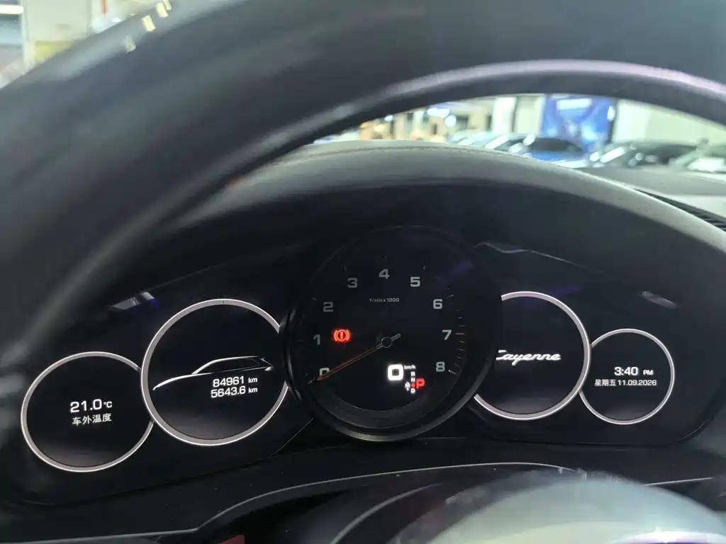 Porsche Cayenne — миниатюра 5