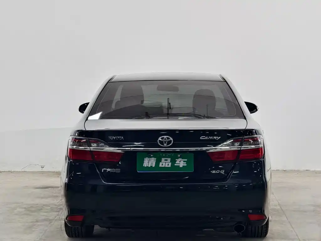 Toyota Camry — миниатюра 4