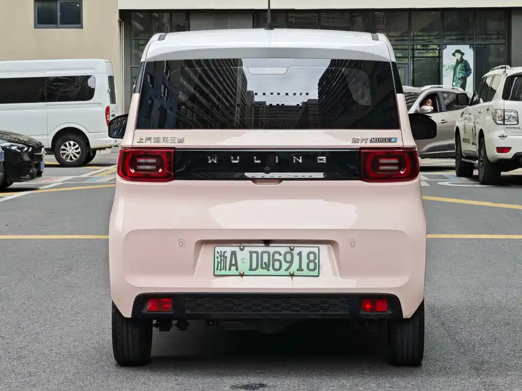 Wuling MINIEV — миниатюра 8