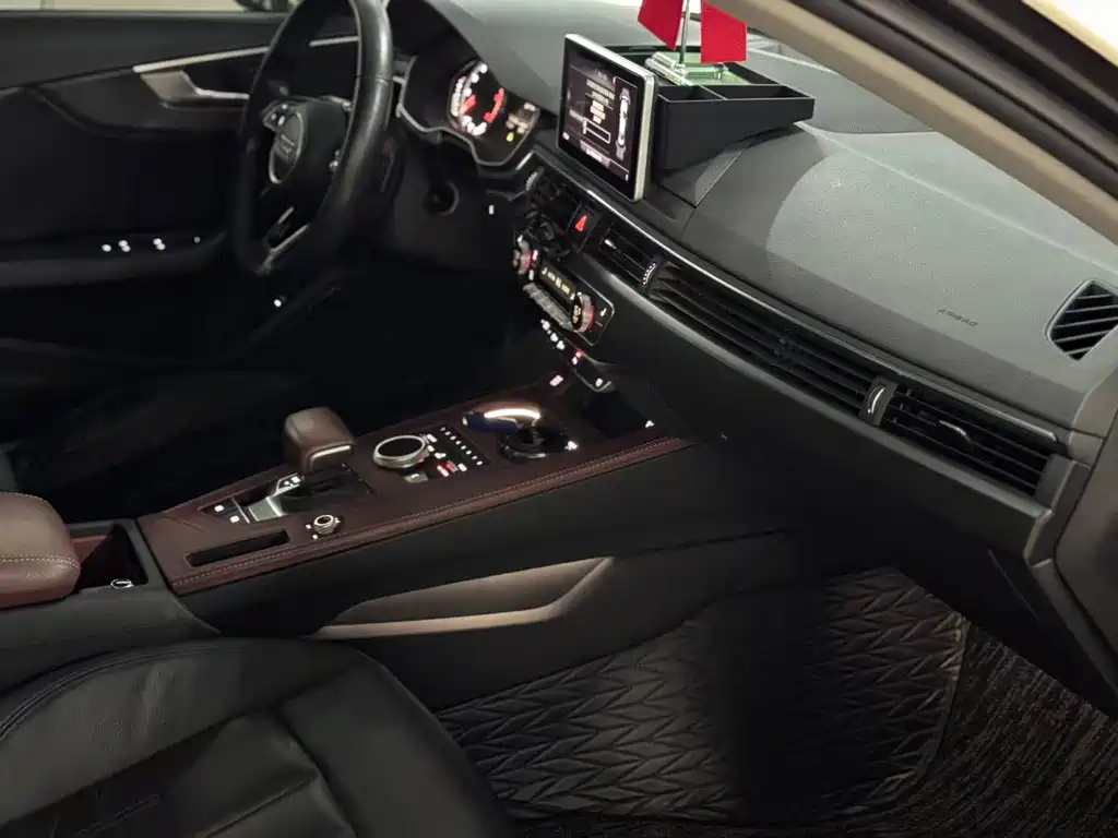 Audi A4L — миниатюра 6