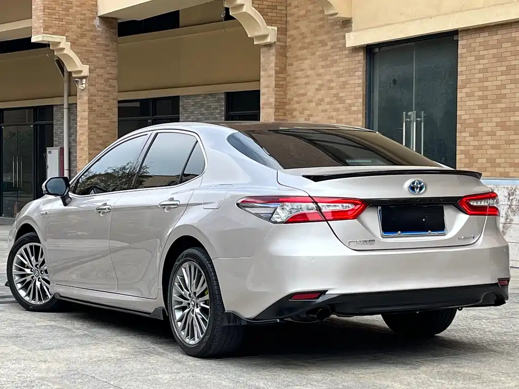 TOYOTA CAMRY