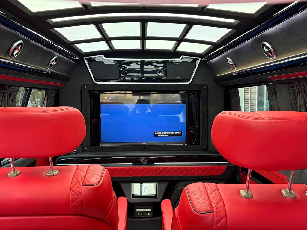 Volkswagen Caravelle — миниатюра 6