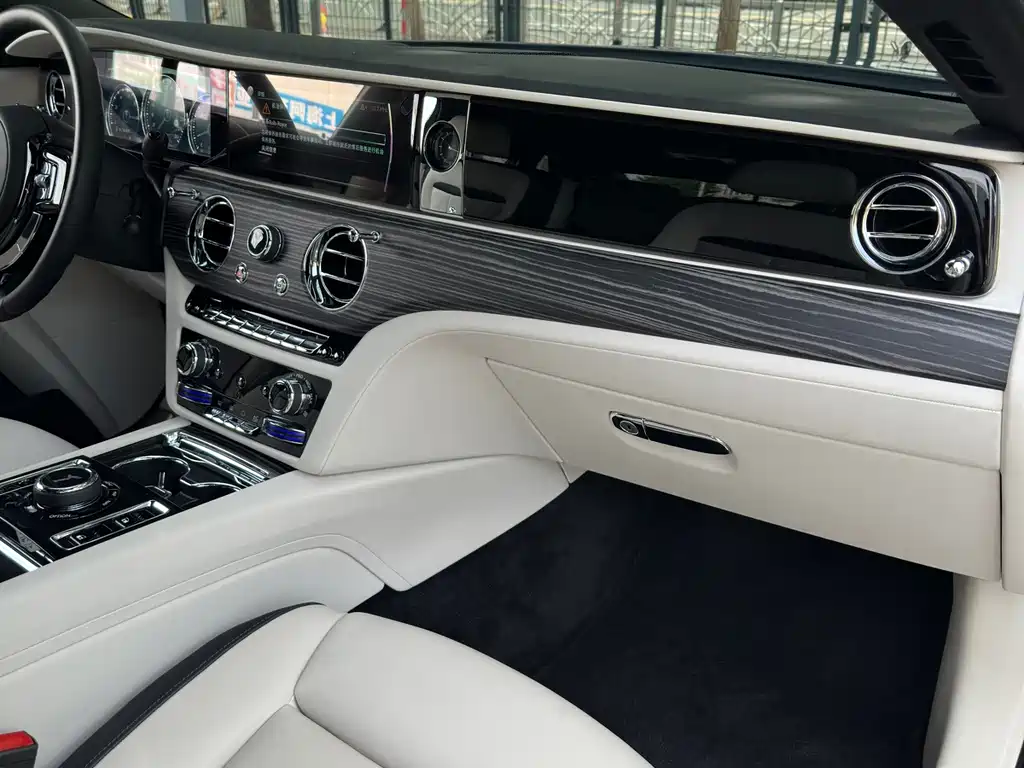 Rolls-Royce Ghost — миниатюра 13
