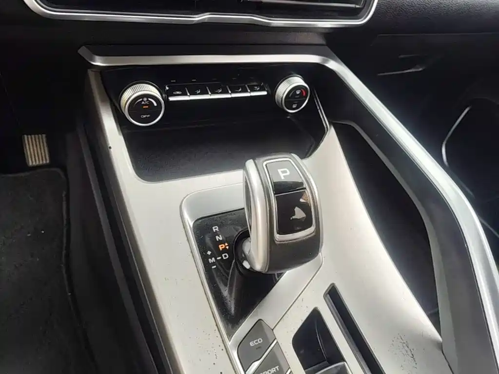 Geely Binyue — миниатюра 14
