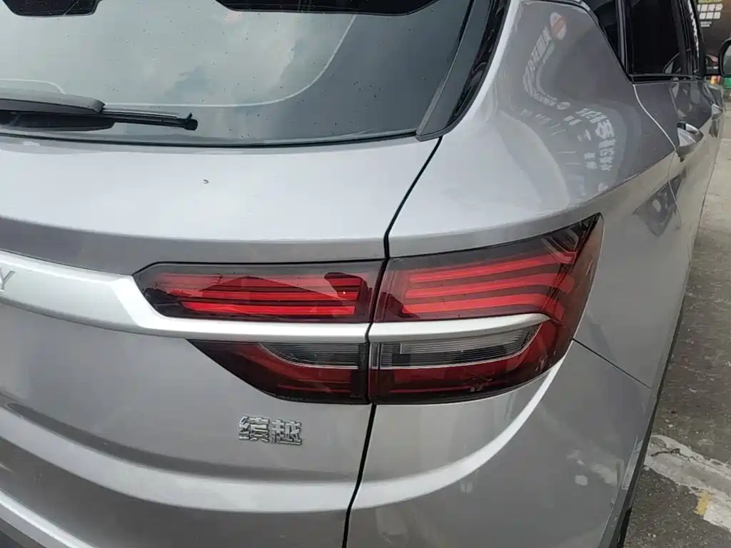 Geely Binyue — миниатюра 8