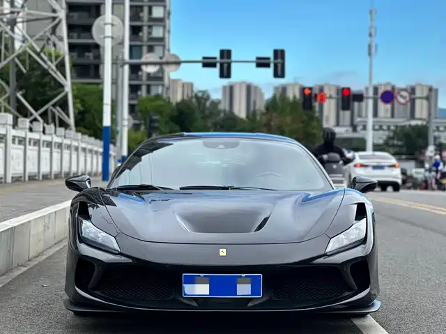 FERRARI  F8 2021