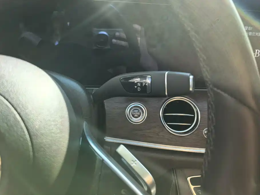 Mercedes-Benz E-Class — миниатюра 16