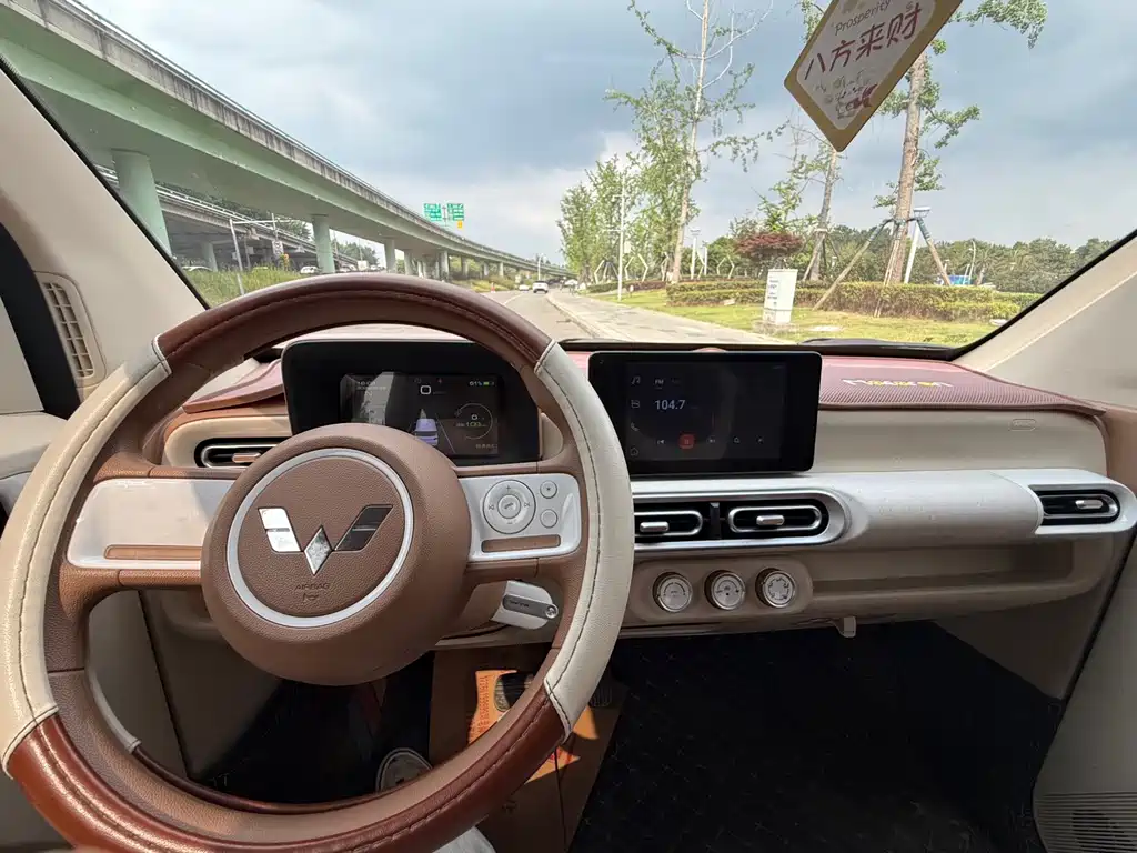 Wuling MINIEV — миниатюра 4