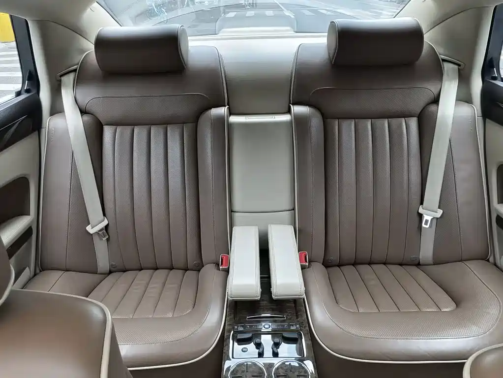 Volkswagen Phaeton 3.6L V6 4 seats Extended Individual Edition, фото 17