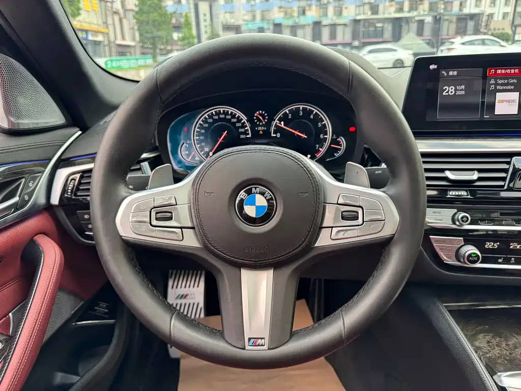 BMW 5 Series — миниатюра 16