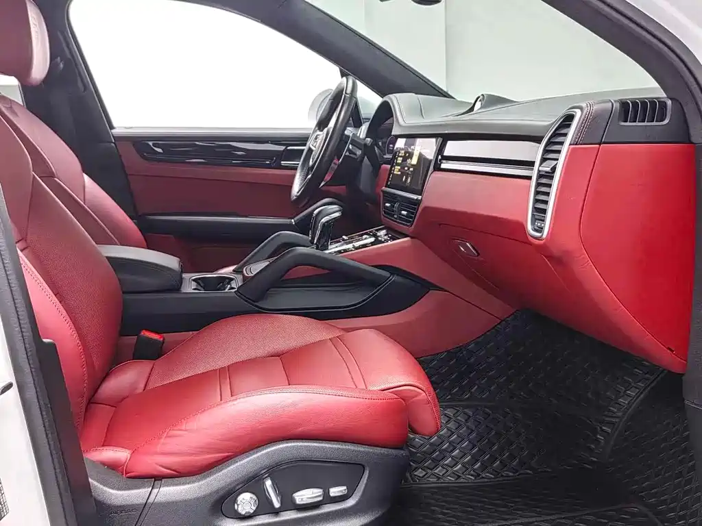 Porsche Cayenne — миниатюра 10