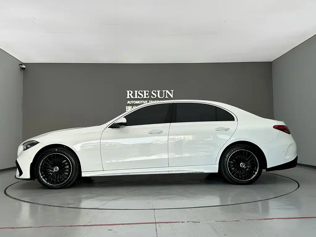 Mercedes-Benz C-Class — миниатюра 4