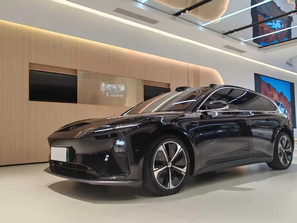 NIO ET5