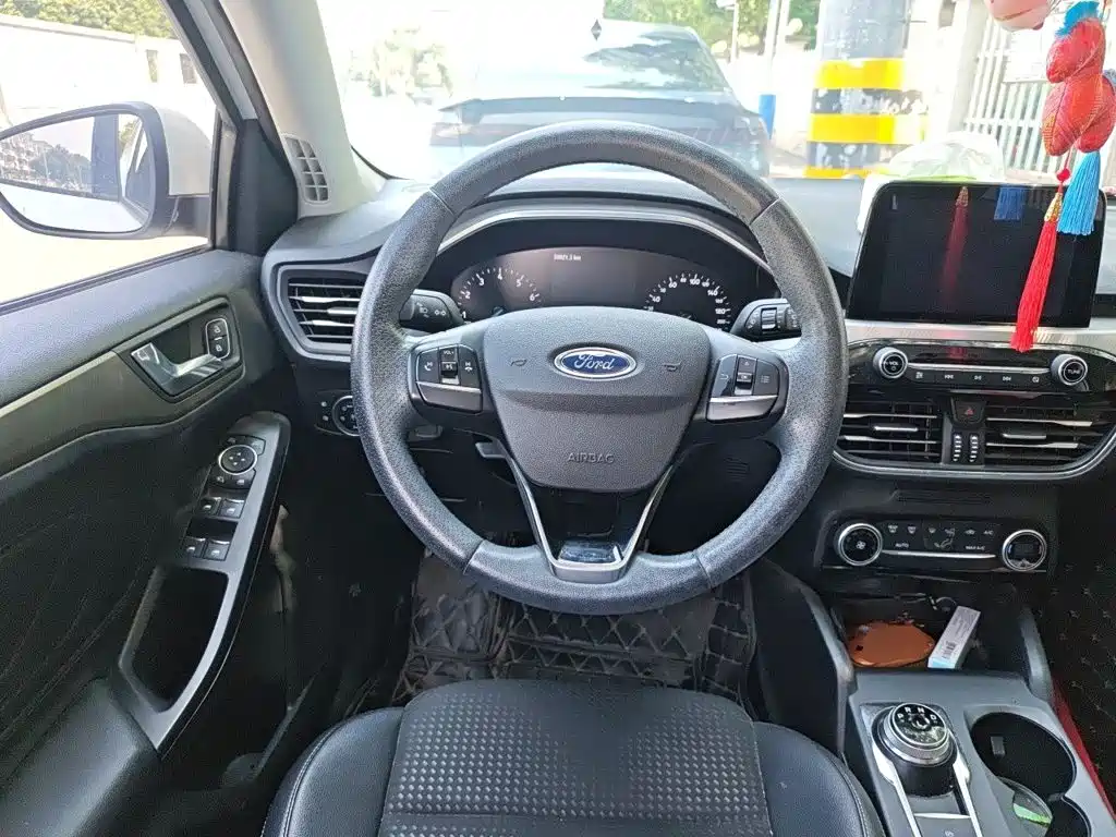 Ford Focus — миниатюра 3