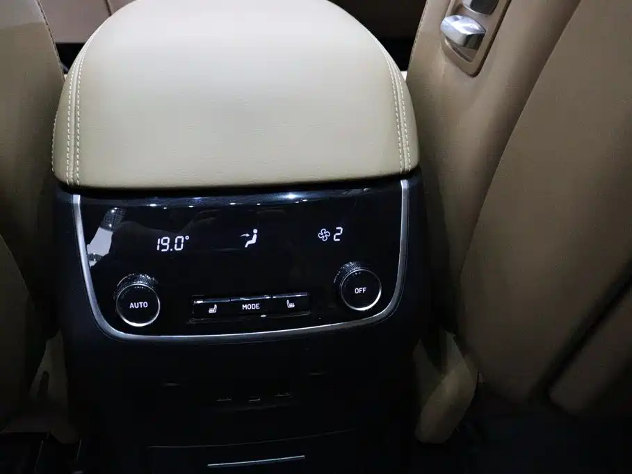 Li Auto Li ONE — миниатюра 10