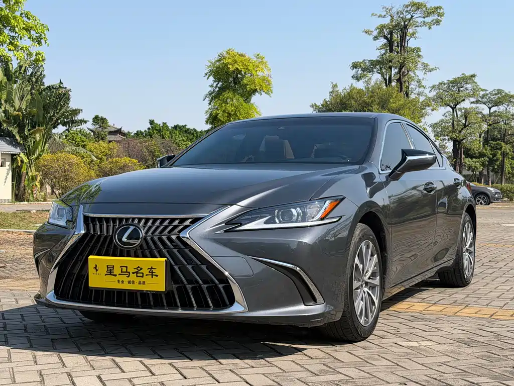 Купить Lexus ES