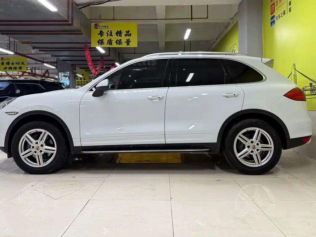 Porsche Cayenne — миниатюра 4