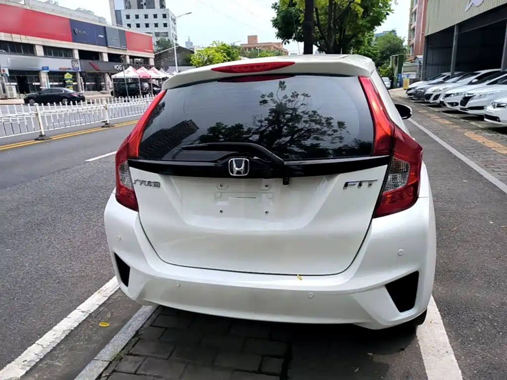 Honda Fit — миниатюра 6