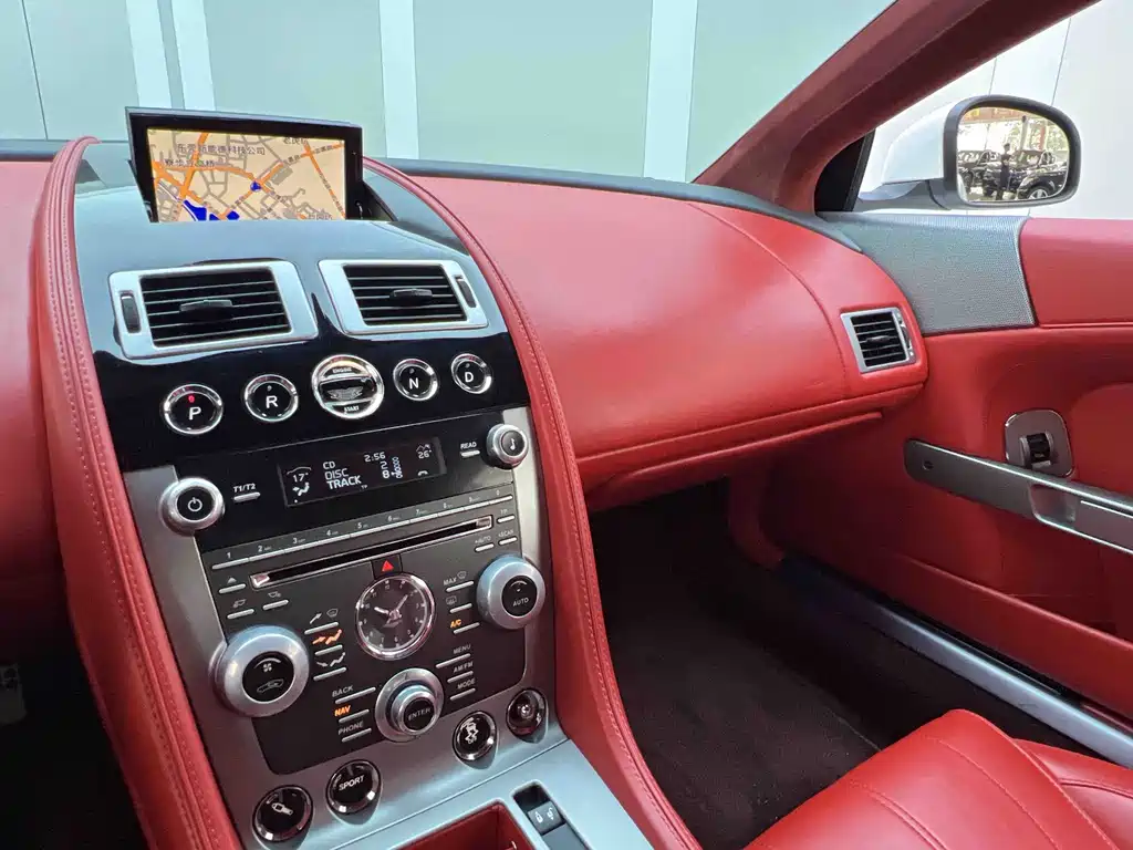 Aston Martin DB9 — миниатюра 5