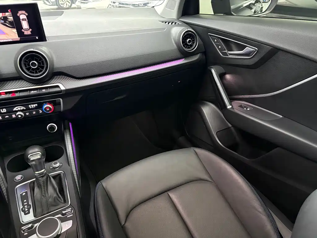 Audi Q2L e-tron — миниатюра 10