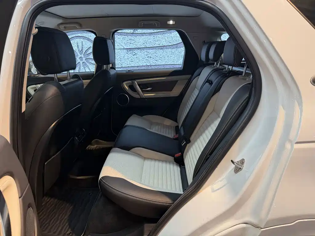Land Rover Discovery Sport Hybrid — миниатюра 7