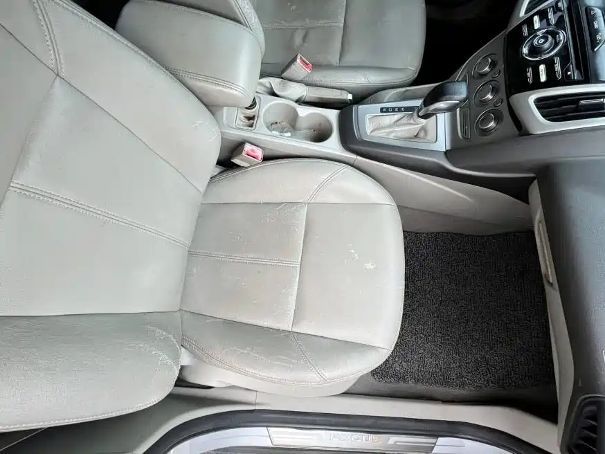Ford Focus 2012 1.6L AT Comfort