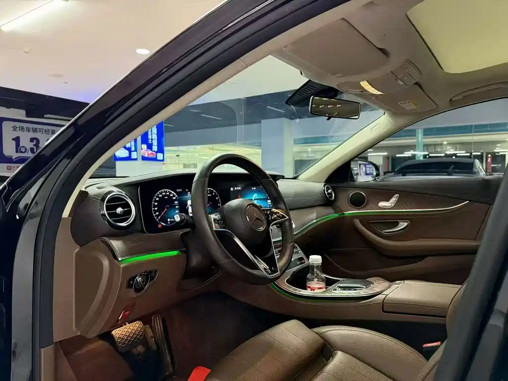 Mercedes-Benz E-Class — миниатюра 4