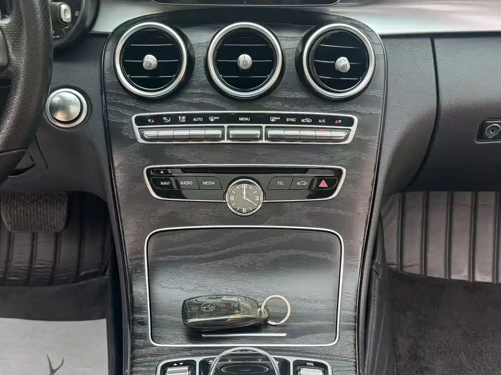 Mercedes-Benz C-Class — миниатюра 14