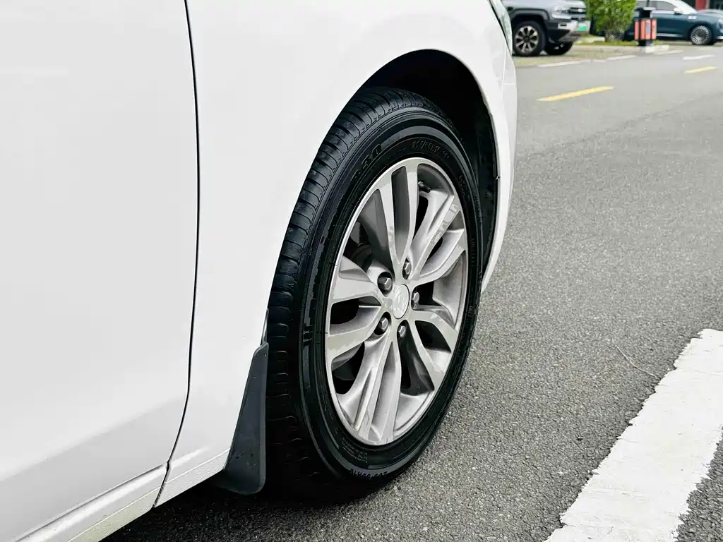Buick Excelle — миниатюра 19