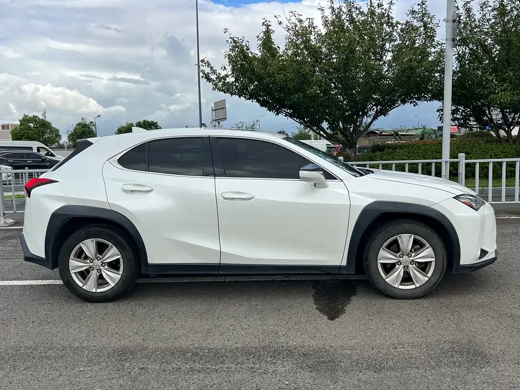 Lexus UX — миниатюра 15