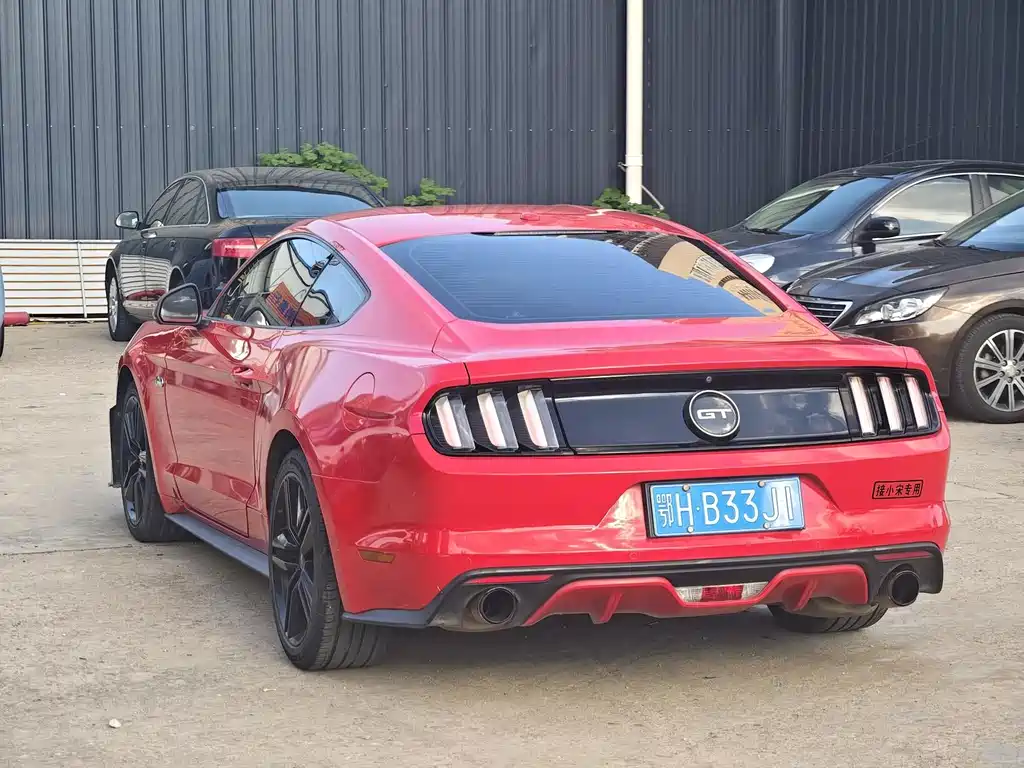 Ford Mustang — миниатюра 9